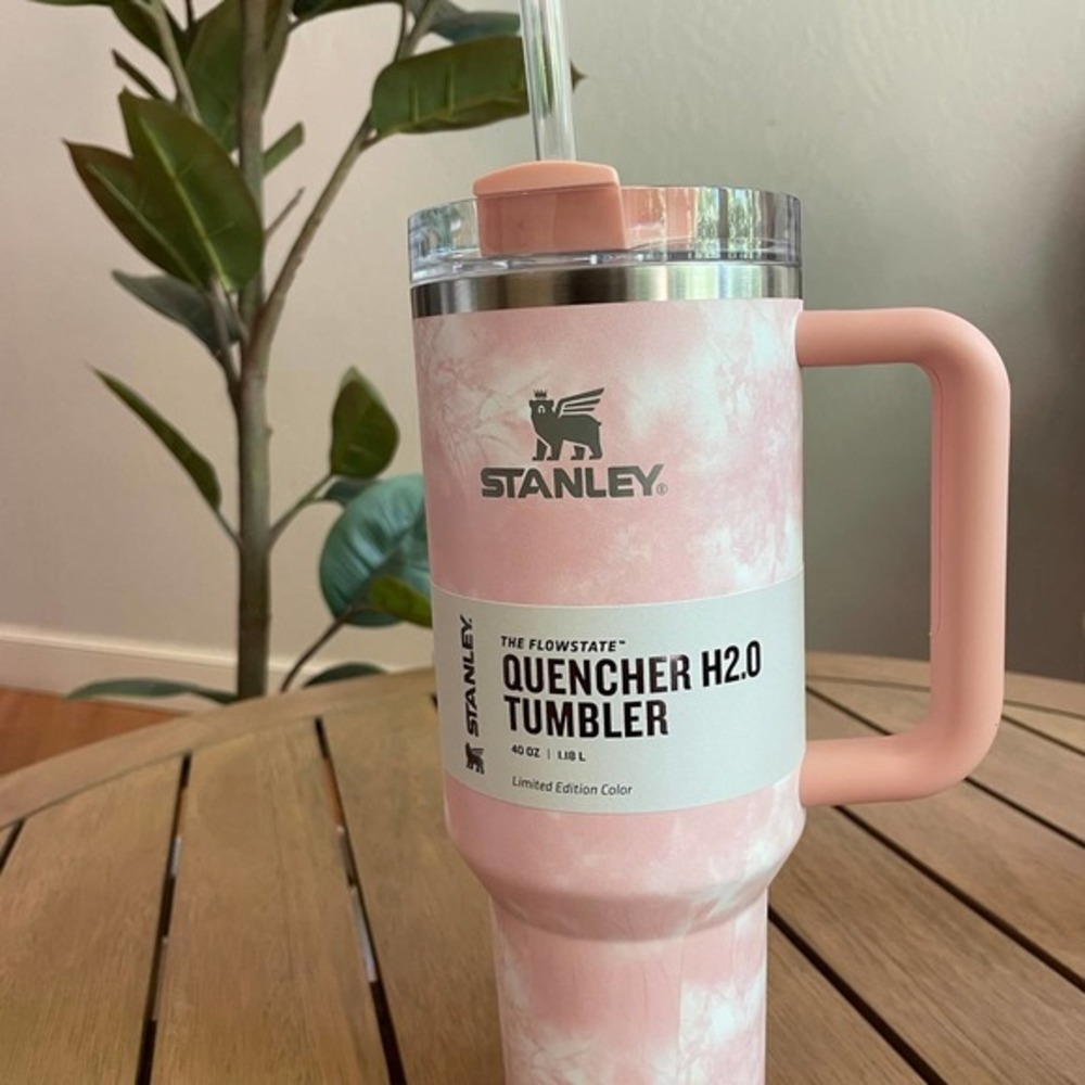 Stanley target exclusive Peach Tie Dye Limited Edition BNIB 40oz Tumbler rare